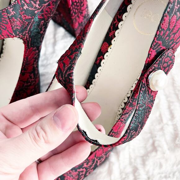 1901 Red Floral Brocade Mary Jane Heels with Pearl Detail - Picture 5 of 10